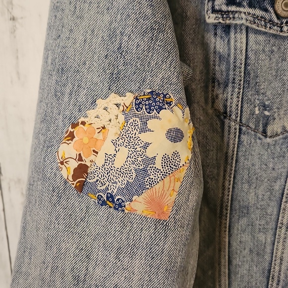 Upcycled Old Navy Light Wash Distressed Denim Jacket with Patch Detail XL - Picture 5 of 8